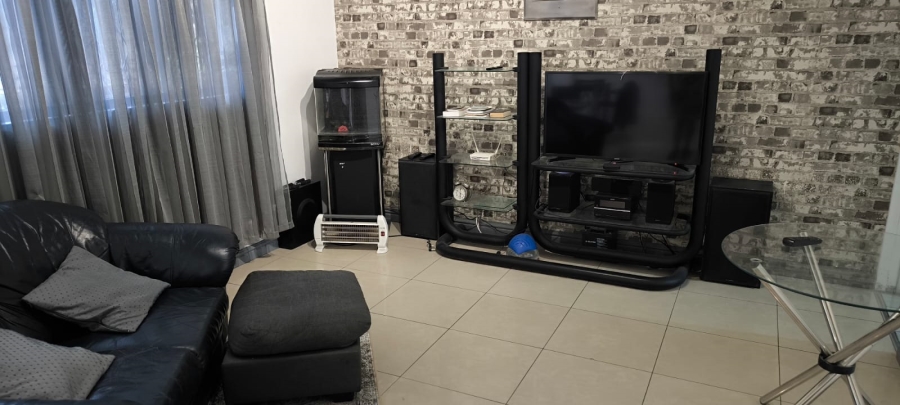 2 Bedroom Property for Sale in Westridge Western Cape